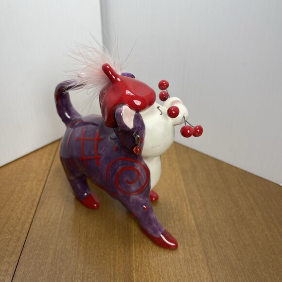 Amy Lacombe Cat Figurine Vintage Purple & Red Feather Hat 2004 Whimsiclay - Picture 3 of 8